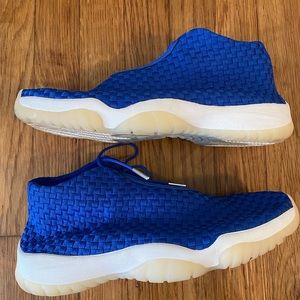 Jordan future hyper royal.